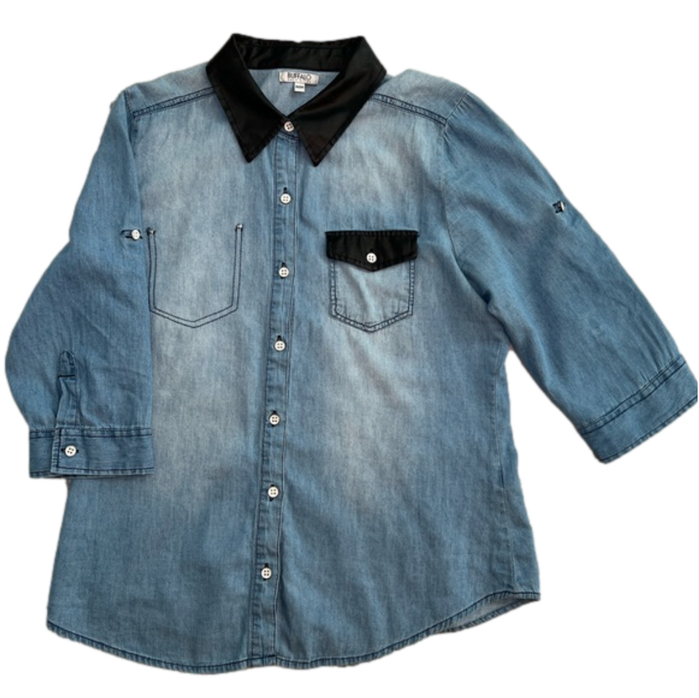 Buffalo David Bitton women’s chambray shirt w/black faux leather collar Size M